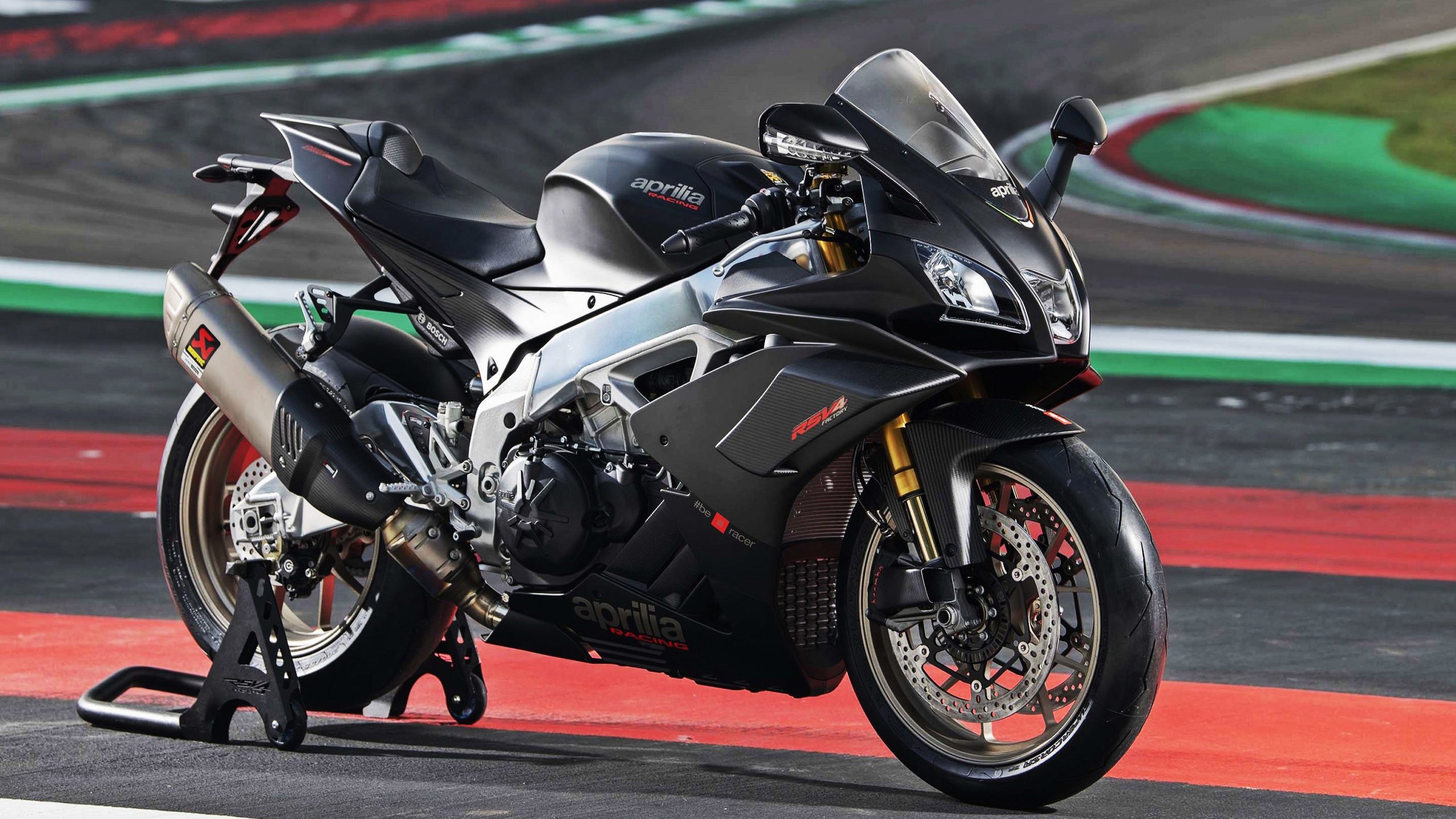 斯密斯：精确传球与视野判断让全黑队进攻节奏更具威胁，斯密斯夫妇采访