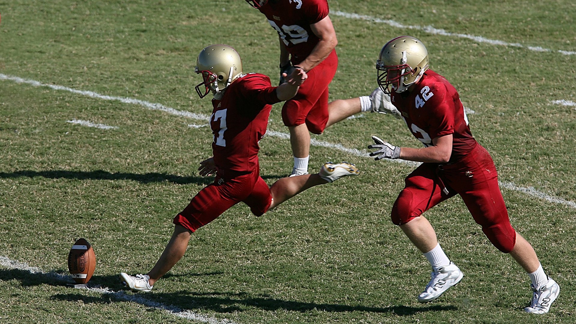 爱游戏-运动员焦点：球员的日常训练与生活揭秘，职业球员日常训练